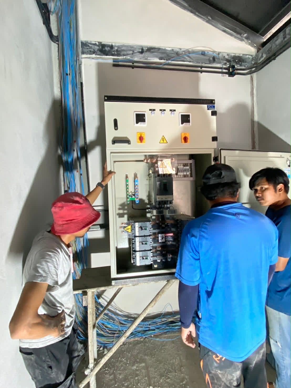 ตรวจเช็กตู้ไฟฟ้า MDB แก้ไฟรั่ว เปลี่ยนเบรกเกอร์ โดยช่างไฟฟ้าหัวหิน